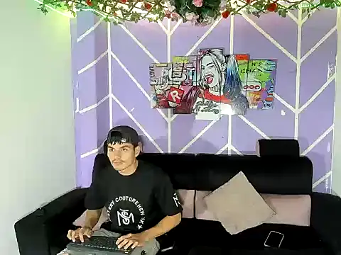 Nahomi hot 77 online show from 05-04-26, 07:06