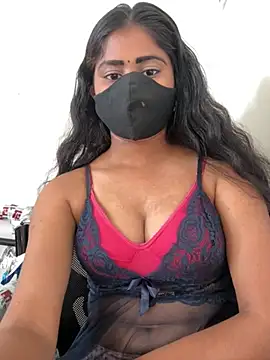 sexy-riyaa43 online show from 03-29-26, 11:45