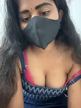 sexy-riyaa43 online show from 03-26-26, 05:44