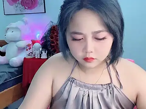 Snapshot of Nhanlu009 chatting on 05-04-26, 11:57 Nhanlu009 online show from 05-04-26, 11:57