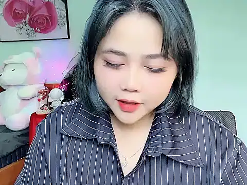 Snapshot of Nhanlu009 chatting on 05-05-26, 12:02 Nhanlu009 online show from 05-05-26, 12:02