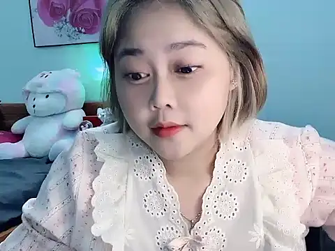 Snapshot of Nhanlu009 chatting on 05-20-26, 01:52 Nhanlu009 online show from 05-20-26, 01:52