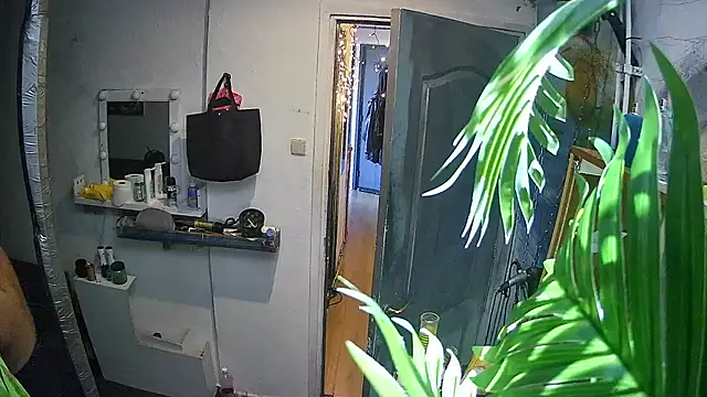 Snapshot of Anna-Cash chatting on 04-14-26, 04:12 Anna-Cash online show from 04-14-26, 04:12