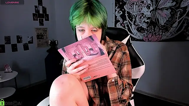 LittleKittenStar online show from 04-11-26, 02:30