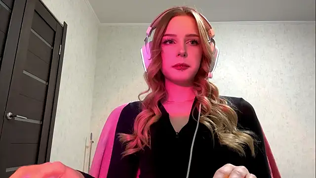 hikkiii online show from 03-18-26, 03:24