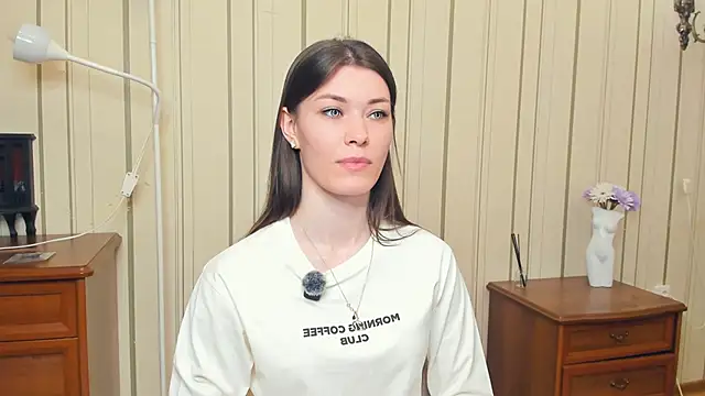 JulissaLipoma online show from 03-25-26, 06:02