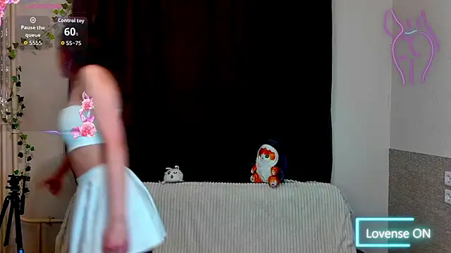 Emily Nelsonn online show from 04-18-26, 05:15