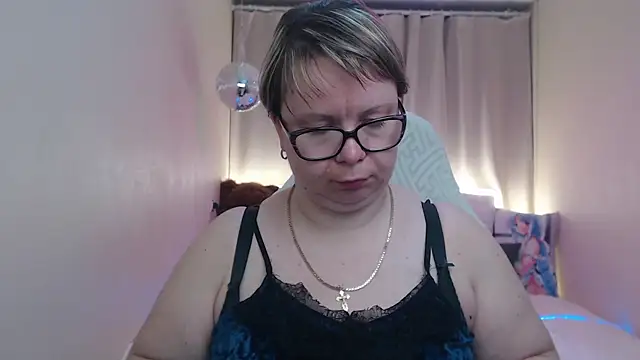 Snapshot of BonnnyBoobsy chatting on 05-27-26, 01:57 BonnnyBoobsy online show from 05-27-26, 01:57