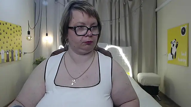 Snapshot of BonnnyBoobsy chatting on 05-11-26, 04:04 BonnnyBoobsy online show from 05-11-26, 04:04