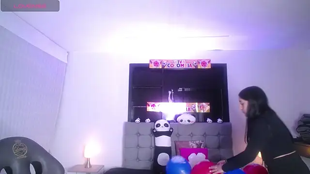 Melannyy V online show from 07-04-26, 01:15