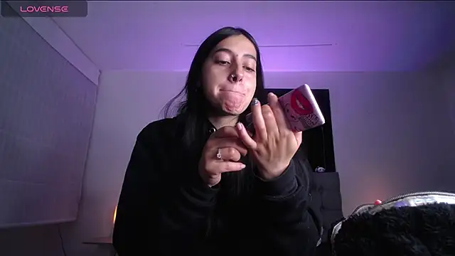 Melannyy V online show from 07-28-26, 12:48