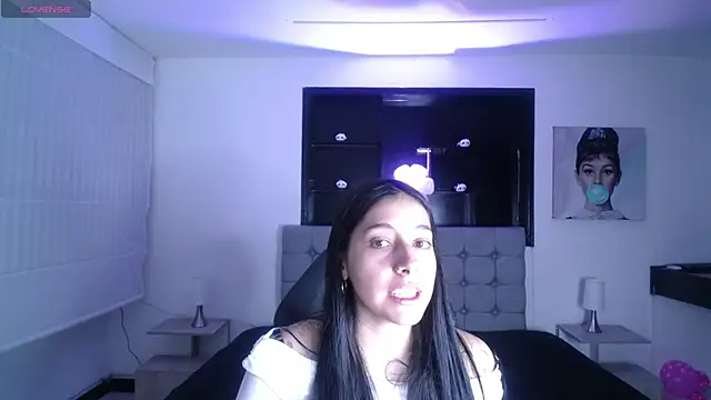 Snapshot of Melannyy_V chatting on 06-02-26, 01:00 Melannyy V online show from 06-02-26, 01:00