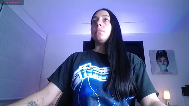 Snapshot of Melannyy_V chatting on 05-31-26, 03:51 Melannyy V online show from 05-31-26, 03:51