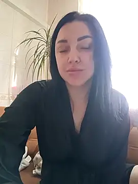 Elsie-Nora online show from 03-27-26, 10:05