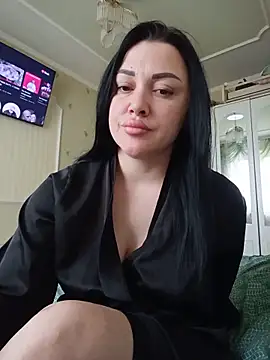 Elsie-Nora online show from 05-18-26, 05:45