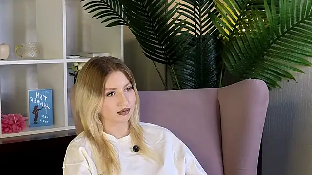 Snapshot of ShuLievens chatting on 03-20-26, 10:05 ShuLievens online show from 03-20-26, 10:05