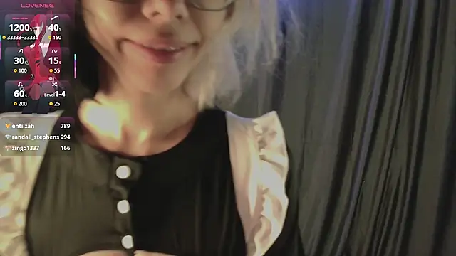 Layla Muur online show from 04-24-26, 02:19