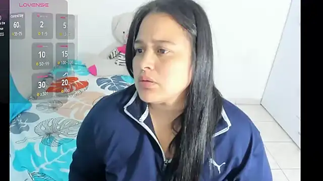 Snapshot of Atenea_19_ chatting on 06-18-26, 01:04 Atenea 19 online show from 06-18-26, 01:04