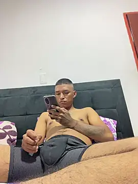 juliancito222 online show from 05-03-26, 12:49