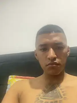 juliancito222 online show from 05-26-26, 07:12