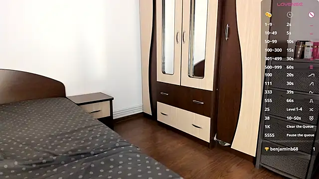 MiaCrush69 online show from 06-18-26, 07:52
