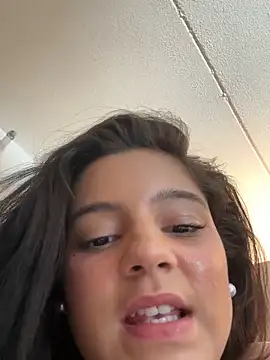 Snapshot of pinkylatenights chatting on 03-18-26, 06:20 pinkylatenights online show from 03-18-26, 06:20