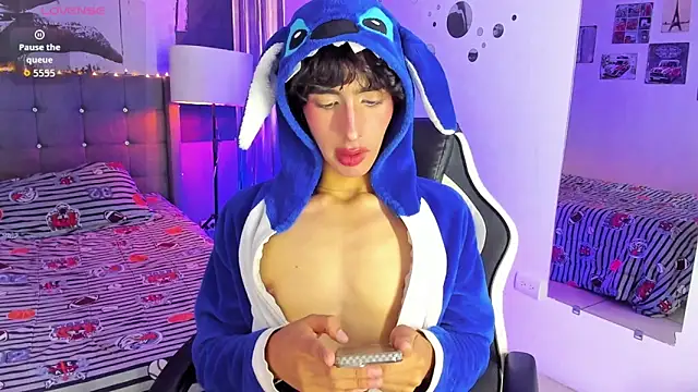 santy fox online show from 03-28-26, 01:56