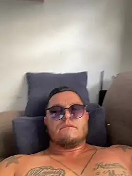 HOTB0Y18 online show from 03-22-26, 11:17