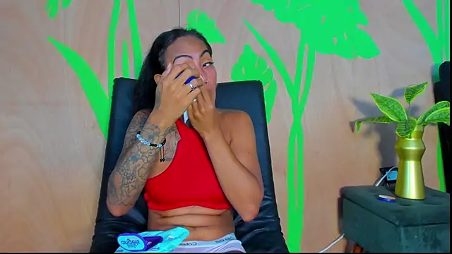 Isabella Rosewood online show from 04-07-26, 02:52