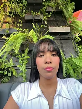 Snapshot of MonserratJons01 chatting on 05-26-26, 10:19 MonserratJons01 online show from 05-26-26, 10:19