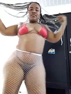 Snapshot of valeryhotbrown chatting on 03-21-26, 05:28 valeryhotbrown online show from 03-21-26, 05:28