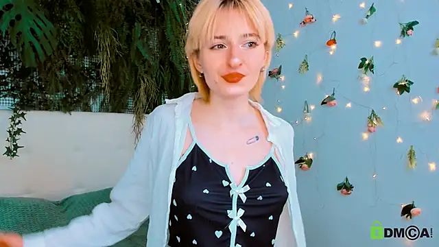Kira  Cutie online show from 05-03-26, 09:07