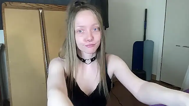 ElfGirlAna online show from 05-07-26, 03:15