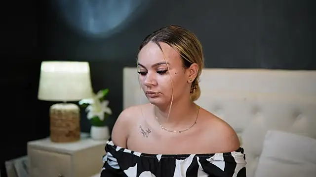 DaliaParis online show from 06-19-26, 07:52