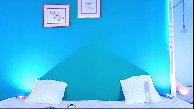 Zoe living online show from 05-09-26, 01:58