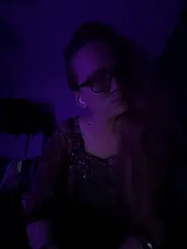 LizzieZ1975 online show from 05-26-26, 11:58