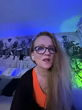 LizzieZ1975 online show from 05-23-26, 08:30