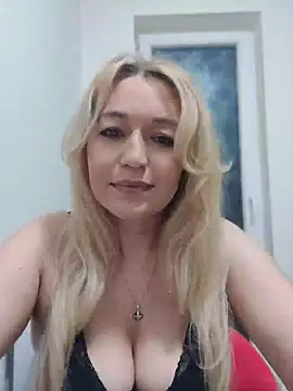 Snapshot of LexaVelure chatting on 04-16-26, 09:50 LexaVelure online show from 04-16-26, 09:50