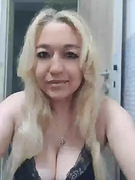 Snapshot of LexaVelure chatting on 05-22-26, 09:13 LexaVelure online show from 05-22-26, 09:13