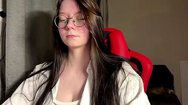 Snapshot of AureaCake chatting on 03-19-26, 06:30 AureaCake online show from 03-19-26, 06:30