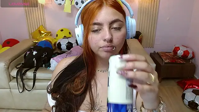 Snapshot of Miley_Clarck chatting on 07-10-26, 07:25 Miley Clarck online show from 07-10-26, 07:25