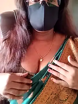 Snapshot of poojag_2 chatting on 07-15-26, 05:58 poojag 2 online show from 07-15-26, 05:58