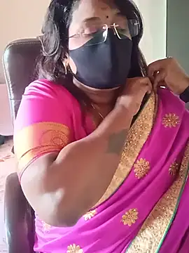 Snapshot of poojag_2 chatting on 07-16-26, 06:21 poojag 2 online show from 07-16-26, 06:21