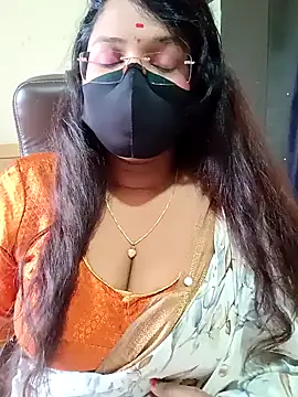 Snapshot of poojag_2 chatting on 07-18-26, 05:49 poojag 2 online show from 07-18-26, 05:49