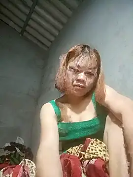 Aurora Luna online show from 03-19-26, 12:38