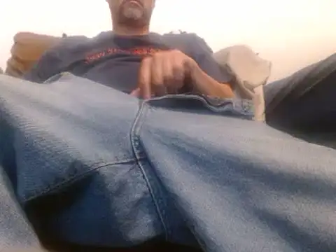 Snapshot of MrDontRush chatting on 06-06-26, 01:22 MrDontRush online show from 06-06-26, 01:22