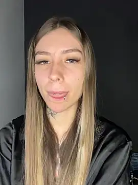 alyssa 22 online show from 06-24-26, 10:51