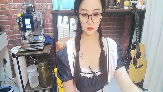 Latte-01 online show from 06-02-26, 06:24