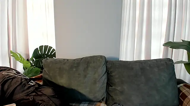  EmilyRouge  online show from 05-12-26, 09:54