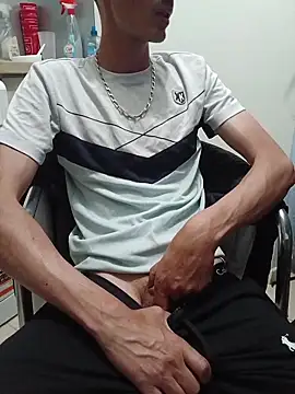 Skinboy06 online show from 06-21-26, 04:46